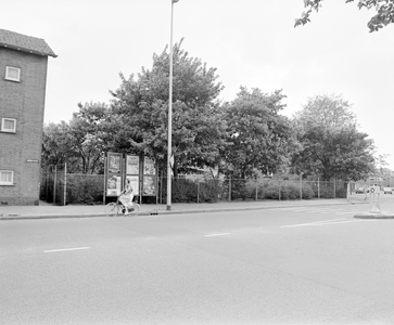 882517 Gezicht op de Ahornstraat te Utrecht, met rechts de Acaciastraat.